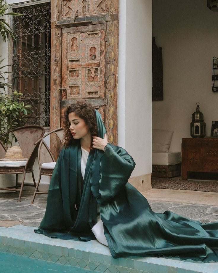 Reversible Crystal Satin Abaya – Dual Elegance
