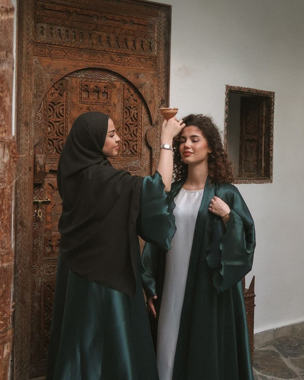 Reversible Crystal Satin Abaya – Dual Elegance