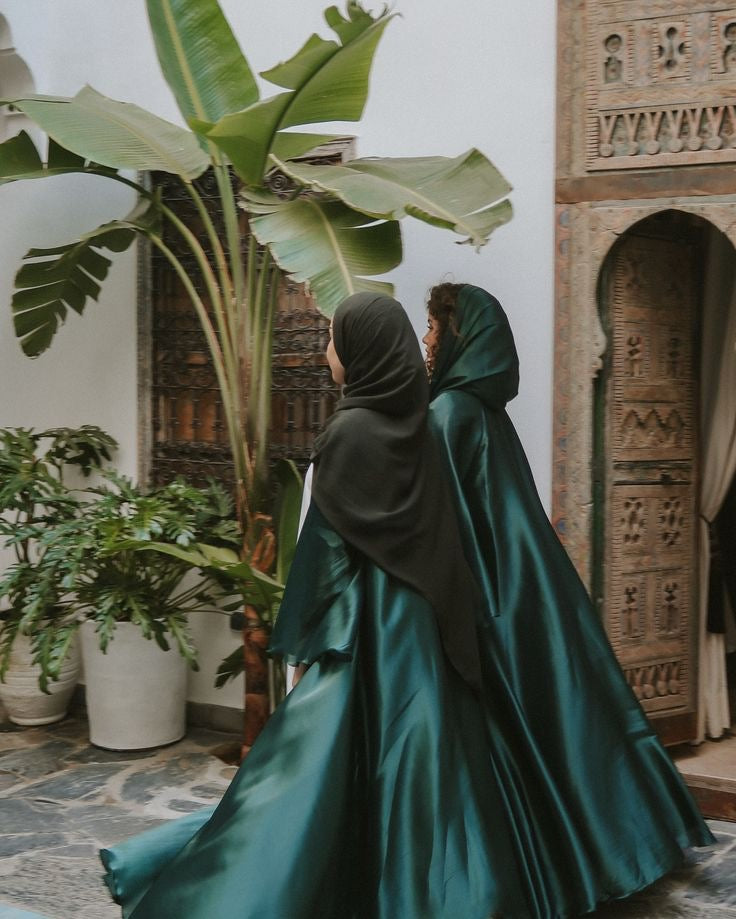 Reversible Crystal Satin Abaya – Dual Elegance