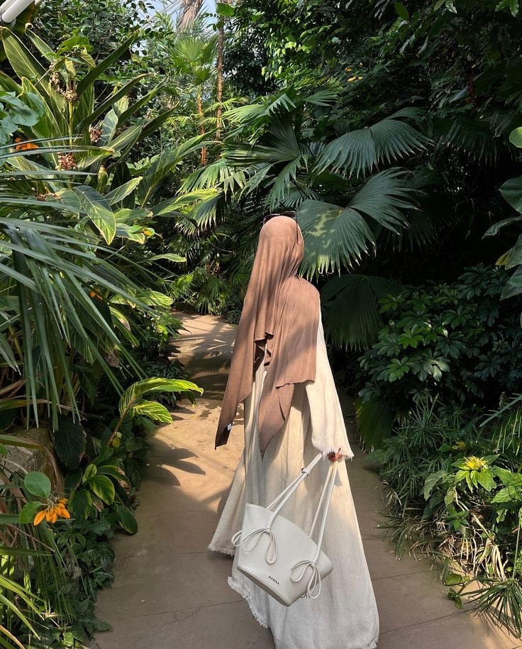 Limited-Edition Egg-White Mixed Fabric Abaya