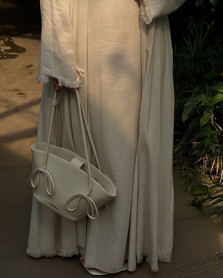 Limited-Edition Egg-White Mixed Fabric Abaya